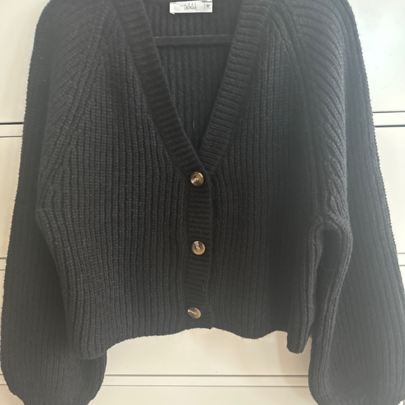 Cardigan - Picture 2 of 6